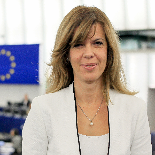 Biljana Borzan o smanjenju prava putnika u zračnom prometu: Vlada ne komunicira stajališta koja zauzimaju na Europskom vijeću, rade što žele, dok se ne sazna u javnosti