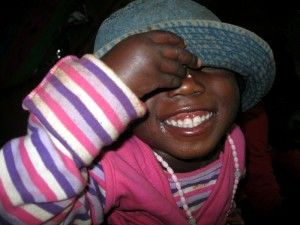Unazoč siromaštvu afrička su djeca nasmijana