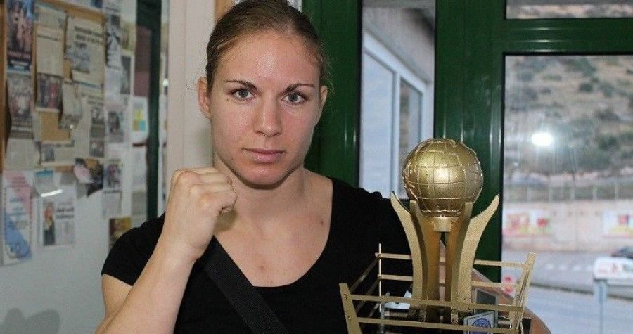 Bez dočeka i slave: Prvakinja svijeta u kickboxingu s prvenstva se vraća – na posao u ured!
