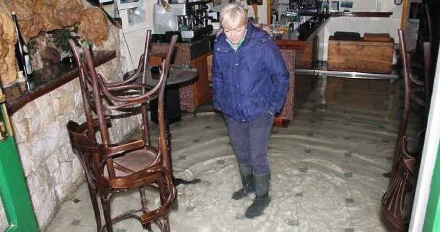 Sve raspoložive vatrogasne snage angažirane u borbi protiv poplava u Šibeniku i okolici