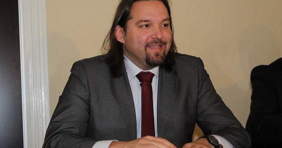 Tonči Restović piše Željku Buriću: Umjesto povećanja, smanjite račune umirovljenicima i obiteljima s malom djecom