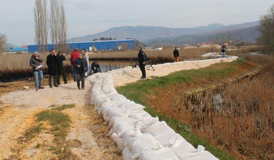 Knin - zagađenje Orašnice i Krke (Foto H. Pavić) (4)