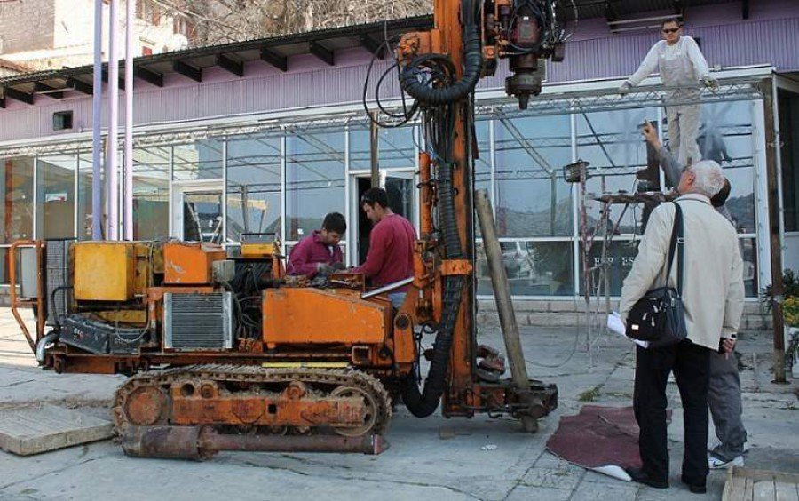 Peškarija - ispitivanje zemljišta za temelje buduće poslovno-stambene zgrade (Foto H. Pavić) (10)