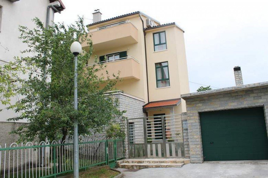 Rezidencija kninske gradonačelnice Josipe Rimac (4)