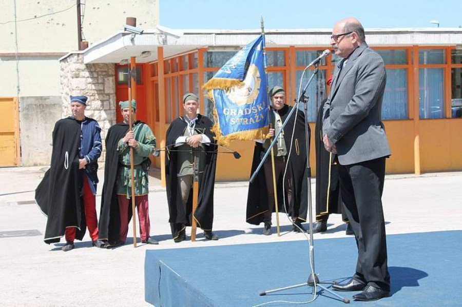 Svečano podizanje zatave u Remontu (Foto H. Pavić) (7)
