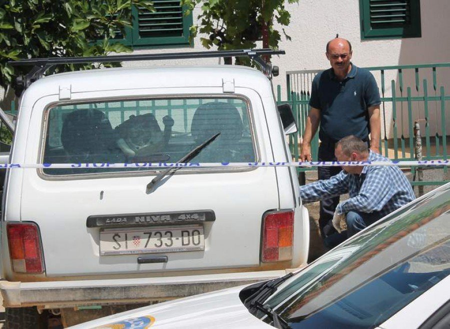 Damir Pilipac promatra očevid (Foto: H. Pavić)