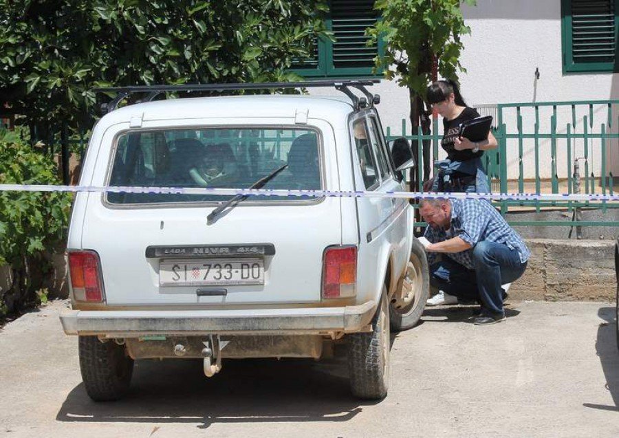 Tribunj - očevid na Ladi Nivi načelnika Damira Pilipca 078