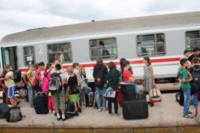 Vlak s djecom iz Gunje kasnio je samo 25 minuta (Foto: H. Pavić)