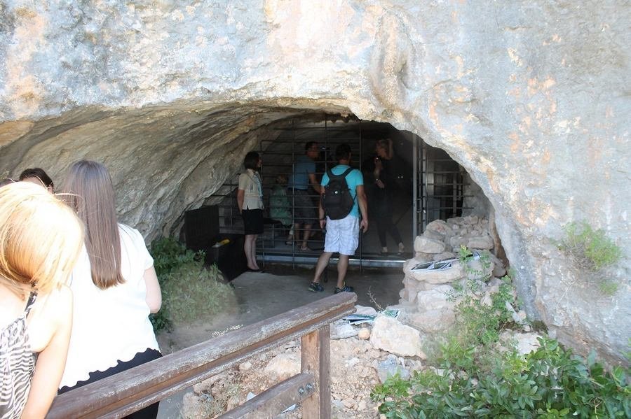 Oziđana pećina (Foto H. Pavić) (3)