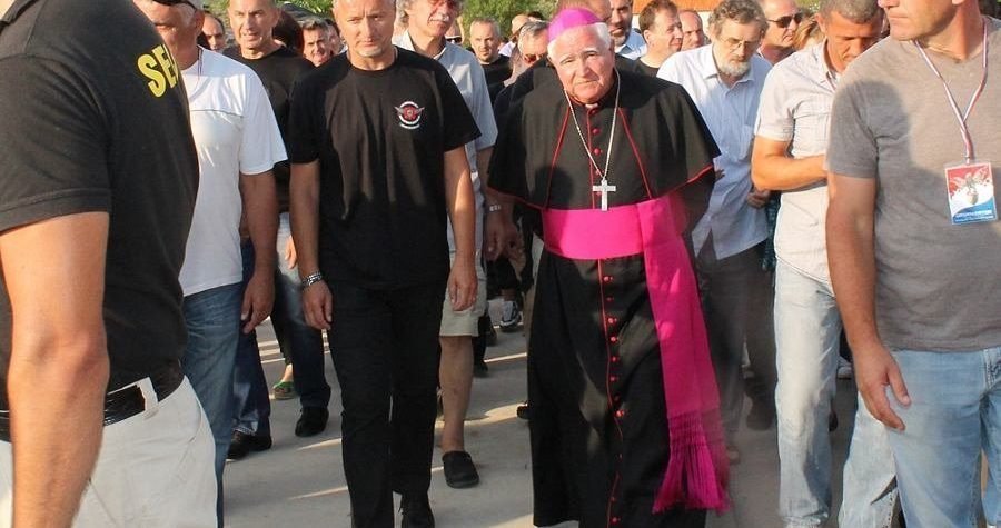 Thompson “vs.” Tomašević: Pjevač poručio da je vratio “Bojnu Čavoglave” na repertoar iz otpora svima koji negiraju DR i vrijednosti na kojima počiva moderna hrvatska država; što je to moderno u klicanju zločinačkom režimu koji je poražen prije 80 godina?!