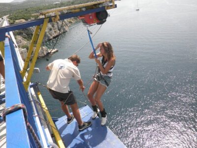 “Tri, dva, jedaan: Ivana, skaaači!”- Skokovi sa Šibenskog mosta – popularna adrenalinska atrakcija