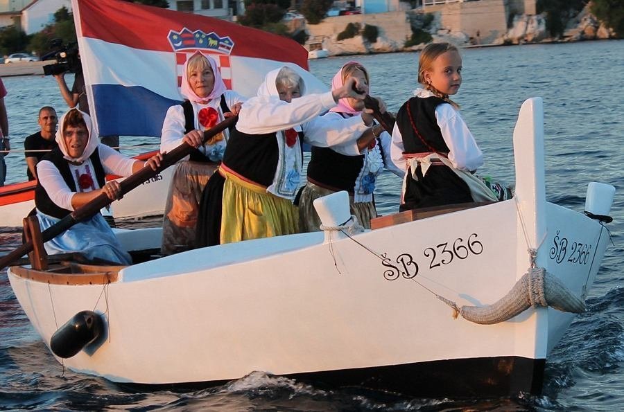 Regata u ženskom veslanju - Krapanj 2014. (Foto H. Pavić) (12)