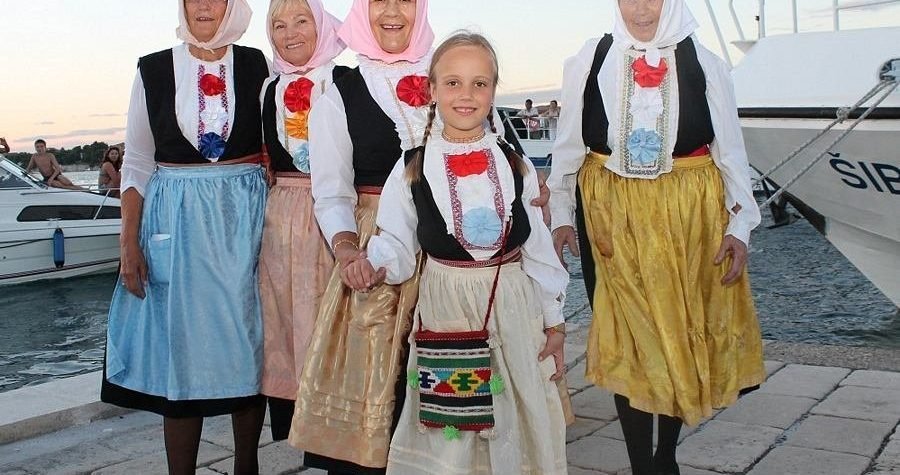 Kapetanica Jerka Jaram (80) i gajeta Dalmata stara 138 godina pobjednice su ovogodišnje krapanjske ženske veslačke regate