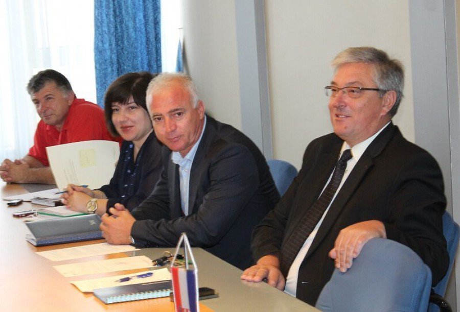 Sjednica Stožera za zaštitu i spašavanje - predsjednik Stožera  Pauk i načelnik Smolić (Foto H. Pavić)