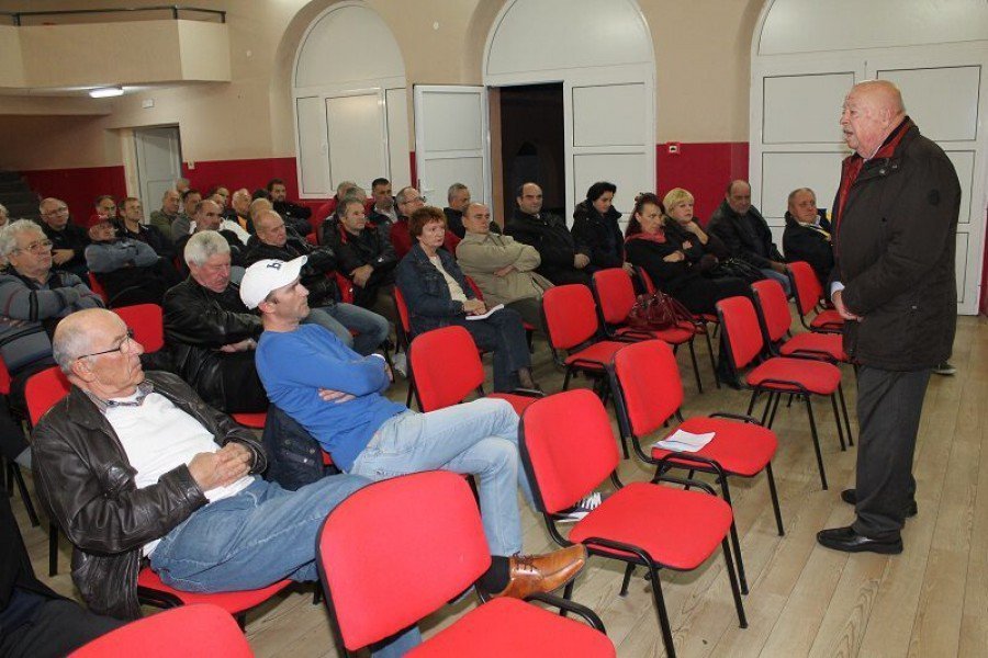 Prof. dr. sc. Zdravko Tomac u Tisnom predstavio Crvenog predsjednika (Foto H. Pavić) (11)