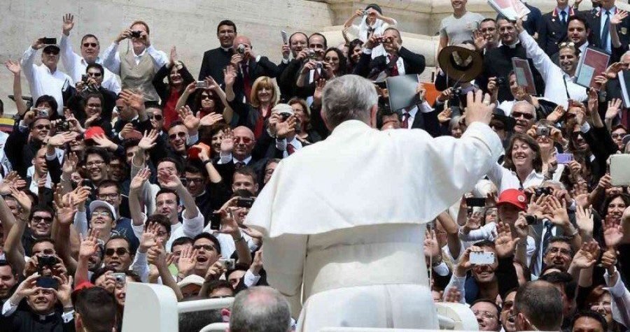 Dok Vatikan američko-izraelski napad na Iran naziva “neopravdanim”, Plenković osuđuje napade Irana na mete koje nisu samo vojne, ali ne i američko-izraelsko raketiranje iranske škole u Minabu u kojoj je ubijeno preko 160 djevojčica…