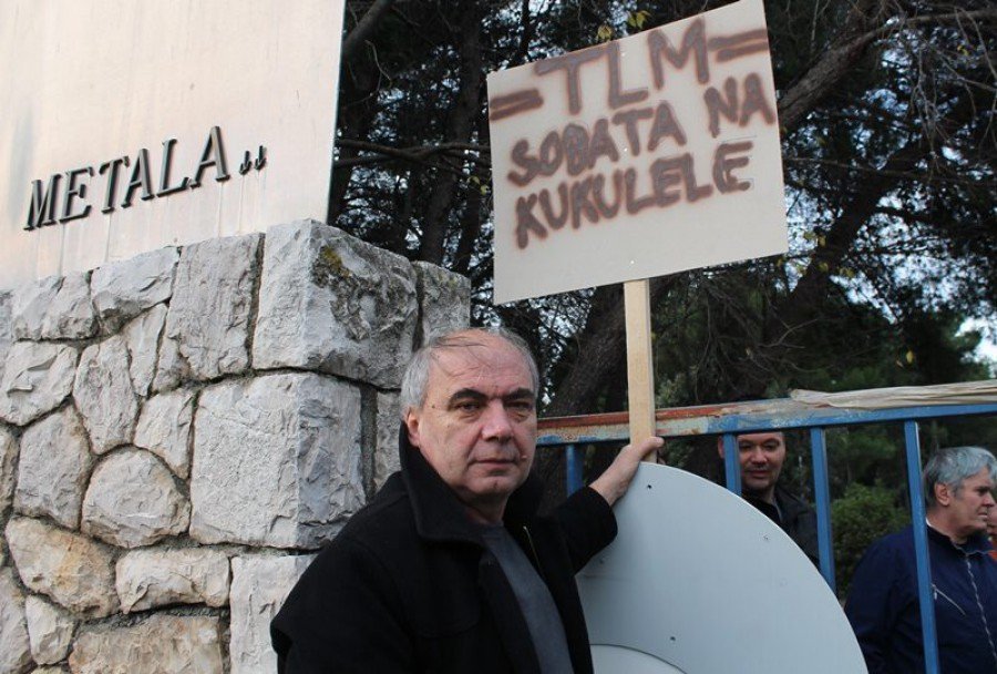 Predsjednik Hrvatskog sindikata metalaca Zdravko Burazer pred portom TLM-a  (Foto: H. Pavić)