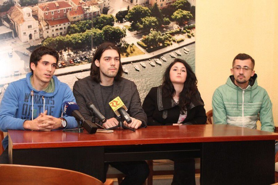 Živi zid - konferencija za novinare u Šibeniku (Foto H. Pavić) (4)
