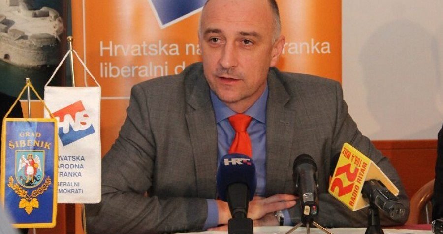 Ivan Vrdoljak i “igra” sa Zakonom o udžbenicima: Kurikularna reforma kao HNS-ov “smokvin list”