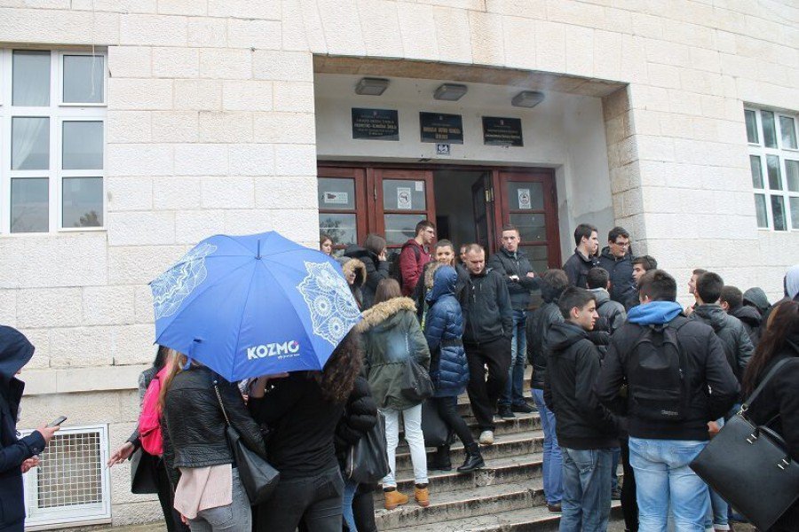 Srednja ekonomska škola - prosvjed učenika (Foto H. Pavić) (11)