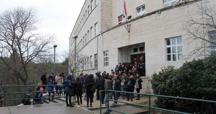 Nastavnici iz Ekonomske: Povjerenstvo za bolovanje prisilno nas je vratilo na posao, bez uvažavanja liječničkih nalaza!