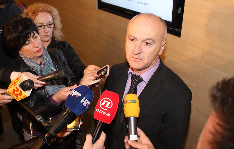 Ministar Matić s novinarima u Voicama (Foto: Tris/H. Pavić)