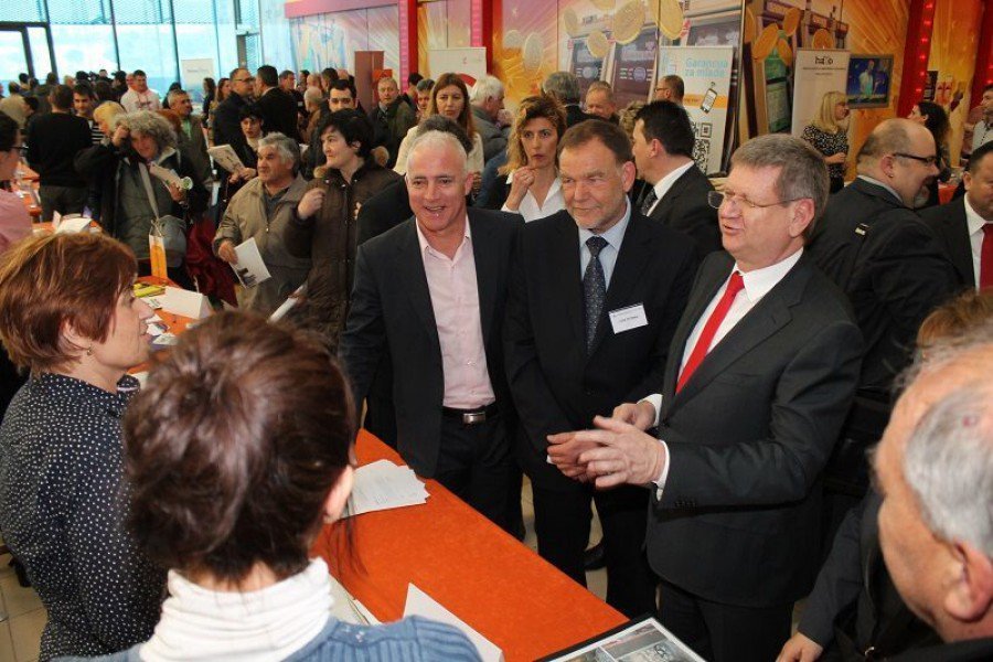 Goran Pauk, Luka Petrina i Mirando Mrsić pred jednim od štandova (Foto H. Pavić)
