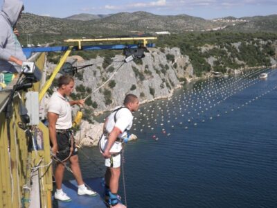 Pustolovni zov Hrvatske: skokovi, rafting, kajaking, ronjenje, kanjoning, kanu-safari, trekking, jahanje, penjanje…