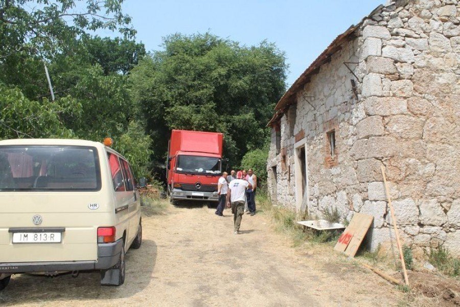 Smilje - otkupna stanica u Čenićima (Foto H. Pavić) (4)