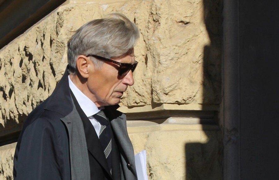 Tomislav Horvatinčić na ulazu u zgradu šibenskog suda (Foto: Tris:H. Pavić) 