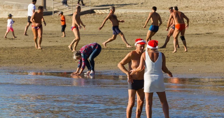 (FOTO) Božić na Baćama, u kupaćim gaćama…