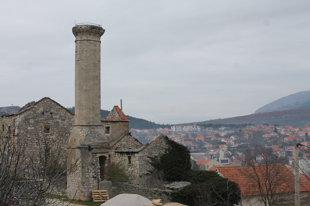 Posljednji od pet drniških minareta (Foto: Tris/H. Pavić)
