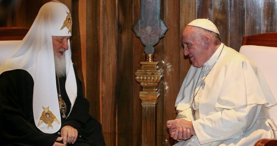 Trebale su im 952 godine: Šefovi katolika i pravoslavaca sreli se – na aerodromu