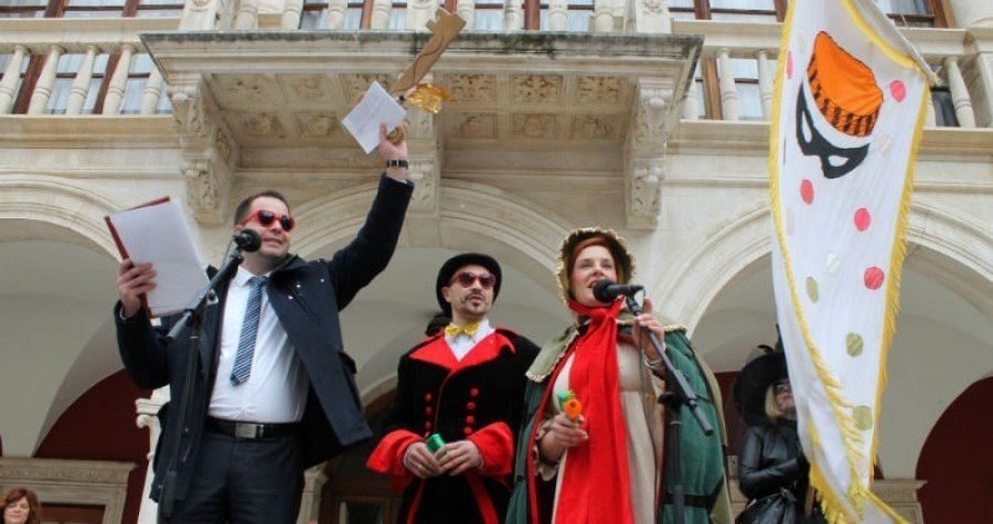 Maškare preuzele ključeve Šibenika: ‘Vratit ćemo SuperUho!’