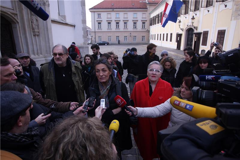 Kulturnjaci na Markovom trgu (foto HINA - Danijel Kasap)