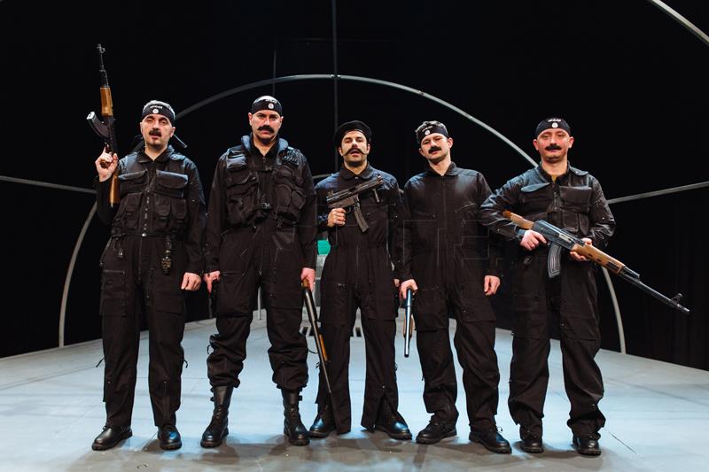 Iz predstave Policija (foto HINA/SK Kerempuh)