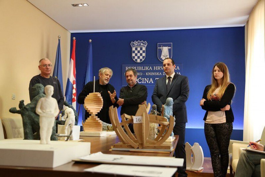 Spomenik betinskom kalafatu (Foto H. Pavić) (9)