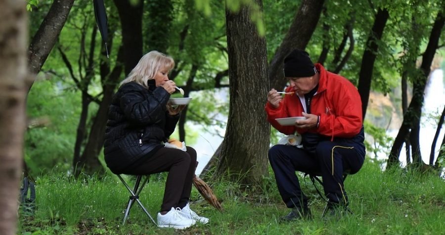 Međunarodni praznik rada na Krki – Grah za obespravljeni radni narod dijelili turistima