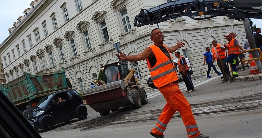 U Splitu krkljanac usred luke, a Baldasar osniva podružnicu Bandićeve stranke