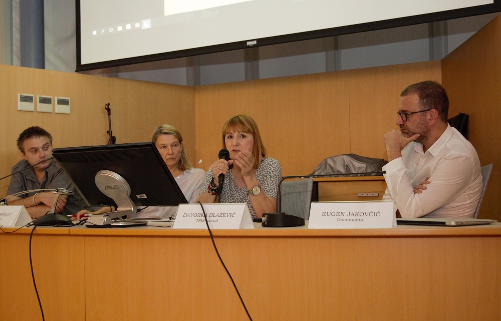 Građanski sat u obranu demokracije (Foto H. Pavic)