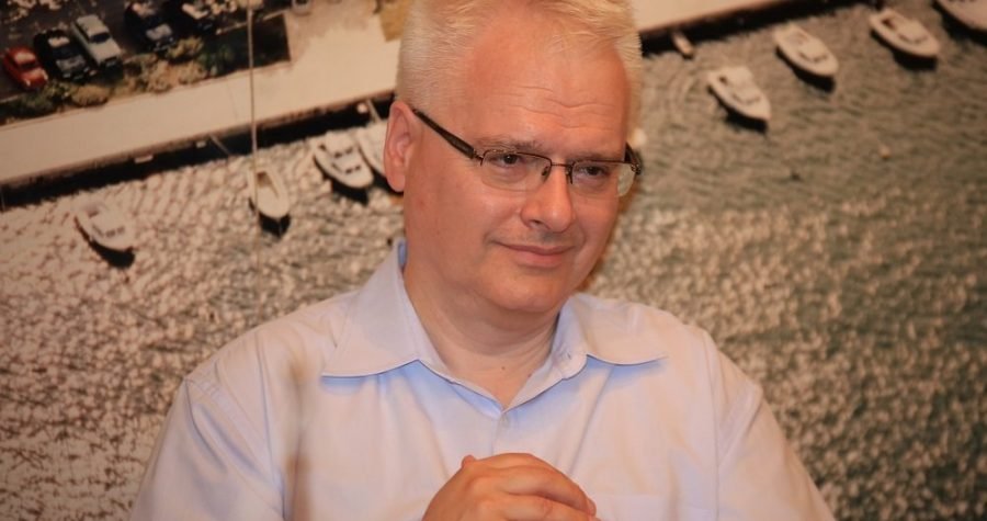 Ivo Josipović o poslijeratnoj obnovi na Baniji: Ako se pokaže uzročna veza između kaznenog djela ( pri građenju) i posljedice ( urušavanja kuća u potresu i stradanja ljudi ), onda neće biti zastare!