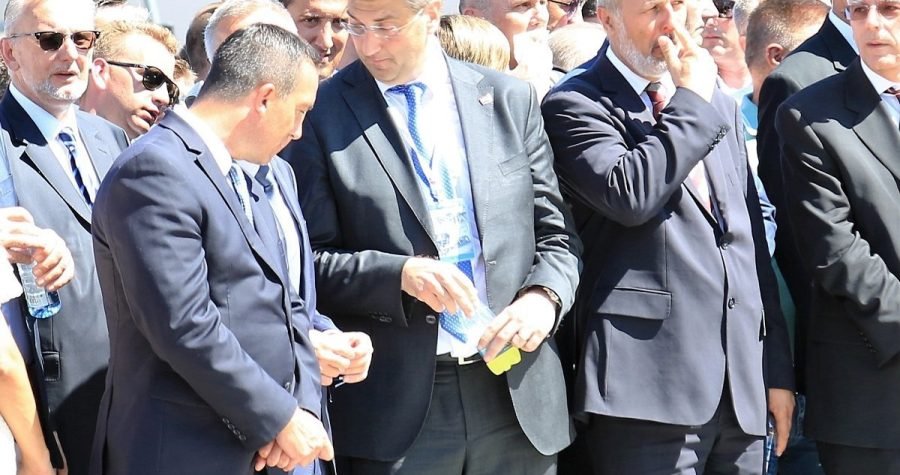 Plenković s “manjincima”, Štromarom i Čačićem osigurao parlamentarnu većinu: Oni koji hoće mijenjati HDZ neka se vrate u stranku i predstave članstvu kakav to HDZ žele, pa ćemo vidjeti kako će proći…