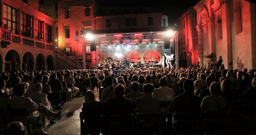 Dalmatinska šansona: Tko je rasturio, tko se rasplakao, a tko se raspao…