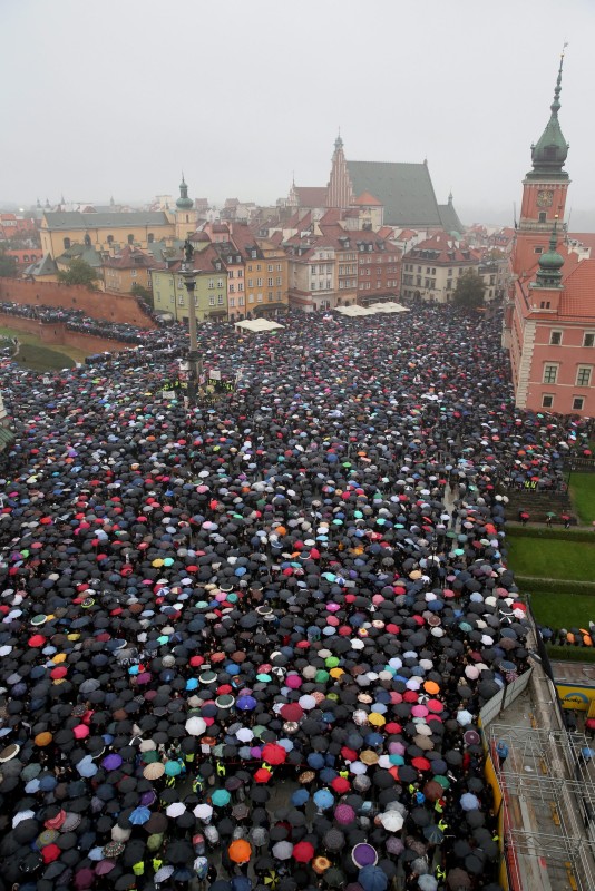 'Black Monday' nationwide women strike