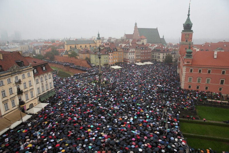 'Black Monday' nationwide women strike