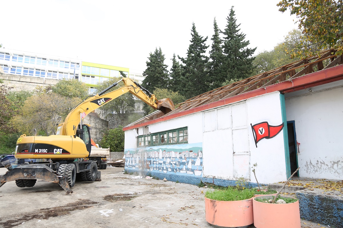 Treba li na mjestu srušene barake biti baraka? (Foto: J. Krnić)