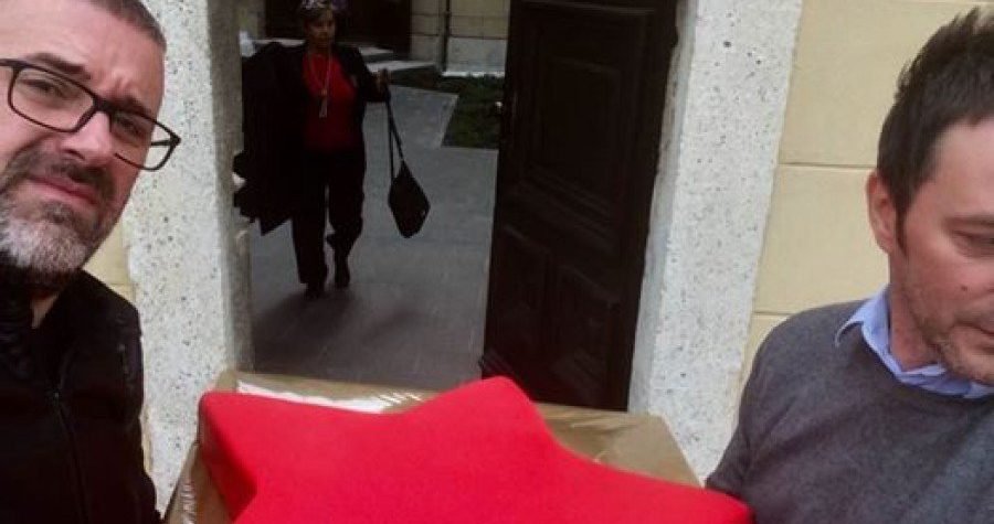 Neustrašivi Bandić i goloruki suborci odlučno spriječili prodor torte-petokrake na rođendan 100-godišnjeg partizana