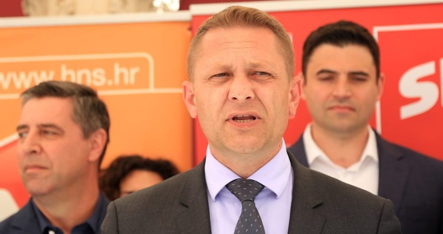 Zašto je HSS-ov Krešo Beljak “odigrao” igru s Mostom? Može li se HSS prometnuti u HDZ-ov  novi HNS?