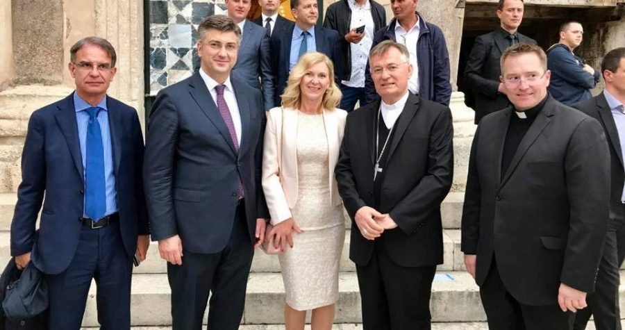 Splićanin HDZ-ovcima: Lopovi, Lopovi! – HDZ-ovac Splićaninu: Tata ti je!