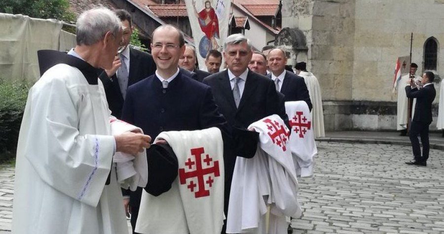 Mač iznad glave: Željko Reiner danas postao tzv. vitez